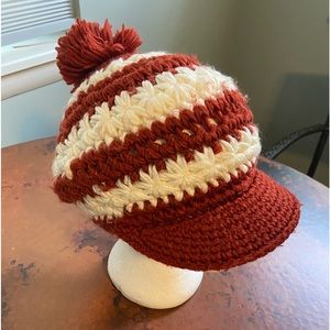 Vintage Crochet Slouchy Beret with Pom Pom in great vintage condition